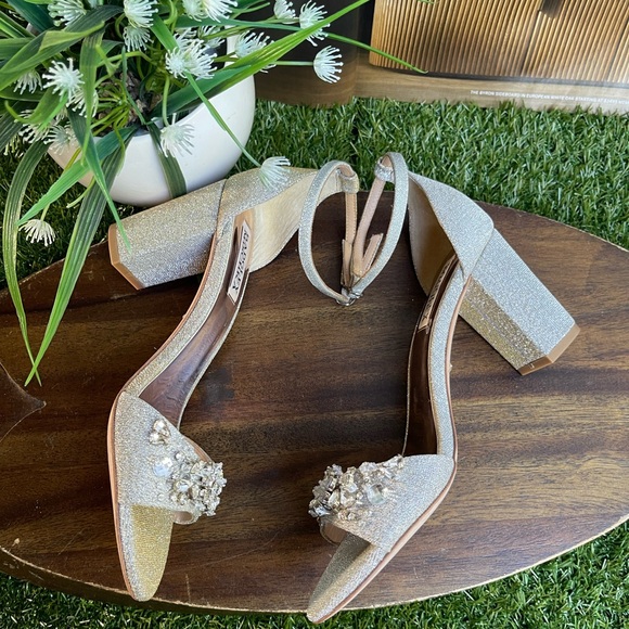 Badgley Mischka embellished heels size 7.5 tempest platino - Picture 9 of 10